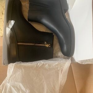 Size 10 Micheal Kors boots